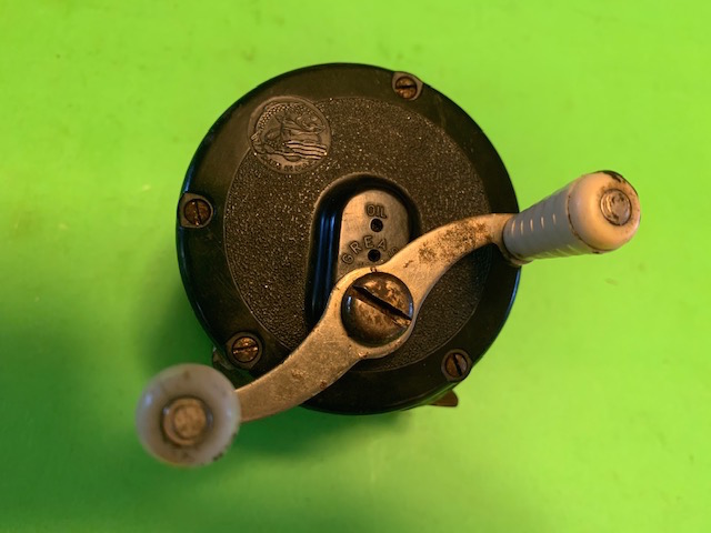 PAIR OF REELS INCLUDE PENN SURFMASTER 250 & UNIQUE RARE NO NAME FISHING  REEL - Berinson Tackle Company