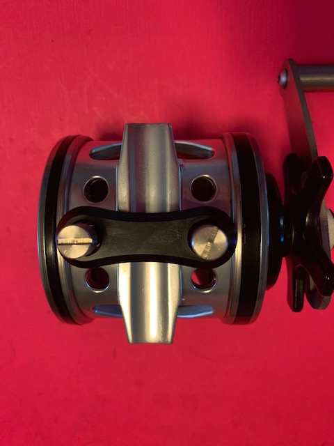 CUSTOM BUILT NEWELL S332-5 MULTICOLORED FISHING REEL AWESOME - Berinson  Tackle Company