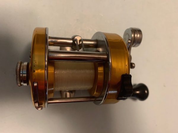 安い購入 Vintage Penn Reel 920 Levelmatic Baitcast Fishing Reel