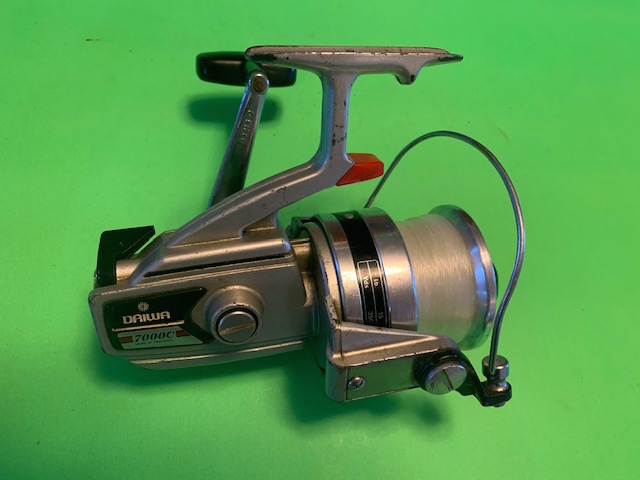 DAIWA 7000C SILVER SERIES SPINNING REEL WITH EXTRA SPARE SPOOL - Berinson  Tackle Company