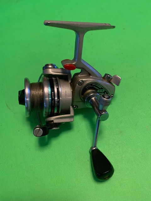 Vintage Daiwa 102A Spincast Reel Made in JAPAN, Sports Equipment, Fishing  on Carousell
