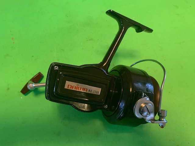 Flounder fishing with a vintage Daiwa 730 reel and reel