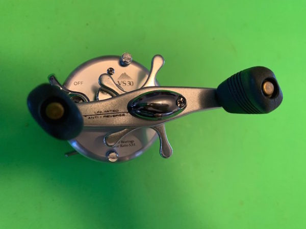 PINNACLE VISION VS30 BAITCASTING FISHING REEL NEW IN