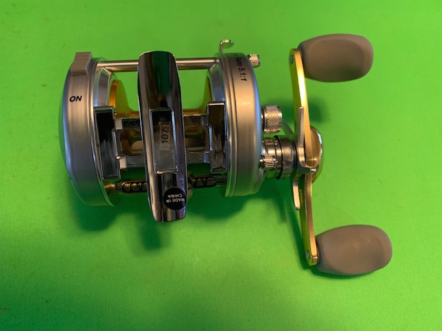 Pacifica P4300 Baitcasting Fishing Reel Used Excellent Condition