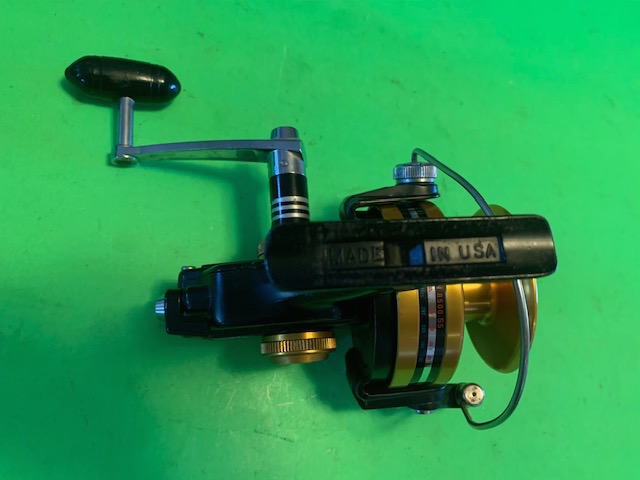 VINTAGE PENN SPINFISHER 850SS SPINNING REEL WITH EXTRA SPOOL