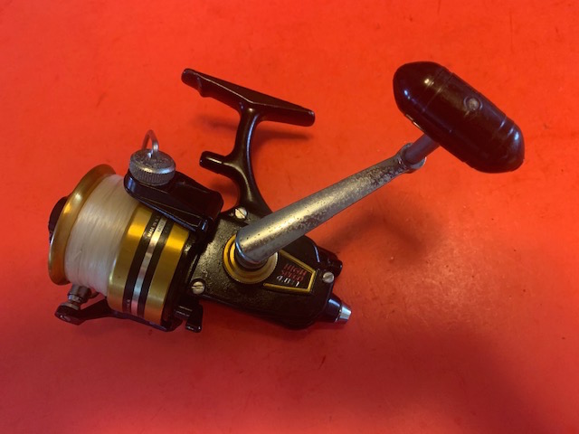 Sold at Auction: Penn 650SS SS Series Skirted Spool Black/Gold Reel
