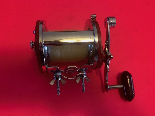 PENN JIGMASTER 500S CONVENTIONAL FISHING REEL WITH STEEL GEARS AND
