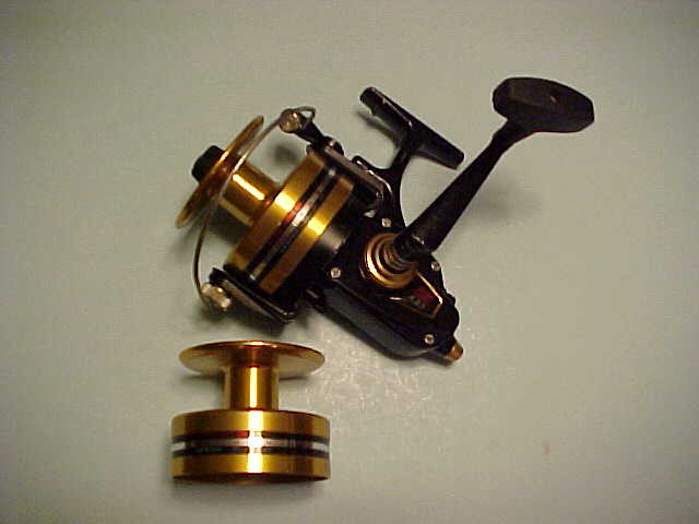 PENN SPINFISHER 9500SS SPINNING REEL WITH EXTRA SPOOL, PRE-OWNED