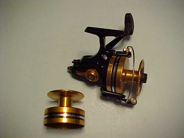 PENN SPINFISHER 9500SS SPINNING REEL WITH EXTRA SPOOL, PRE-OWNED 