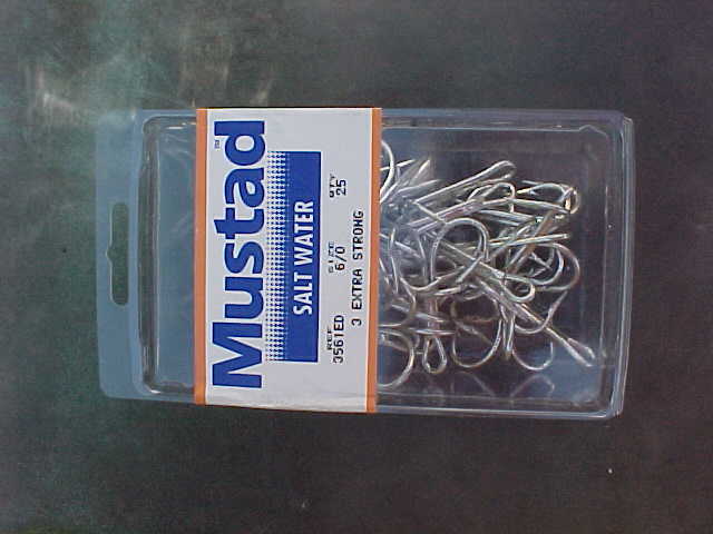 thumbnail image 2 of Mustad 3138DT Size 4/0 Saltwater Kirby Fish Hooks – Pack Of 100 – 3138DT-40 2 of 6