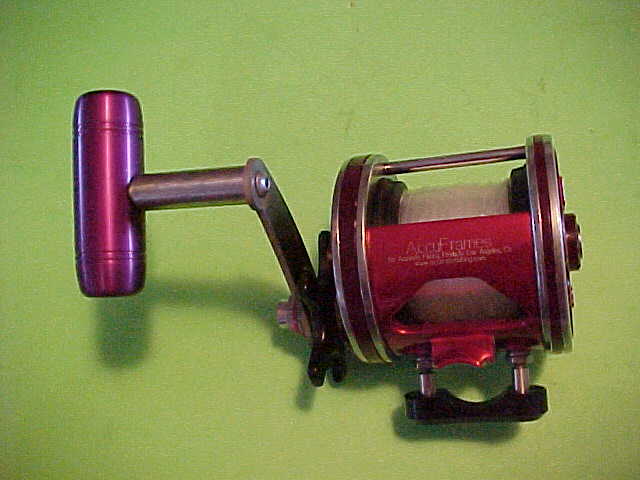 CUSTOM BUILT NEWELL S332-5 MULTICOLORED FISHING REEL AWESOME