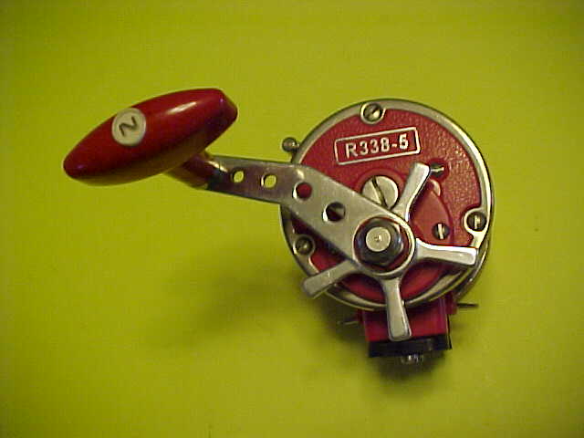 NEWELL R332-5 FISHING REEL VERY RARE LIMITED EDITION RED NEWELL