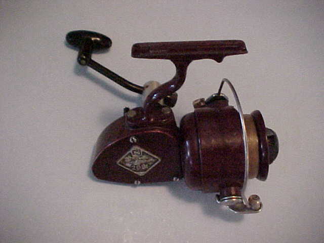 VINTAGE SHAKESPEARE 2081 SPINNING REEL, PRE-OWNED - Berinson Tackle Company